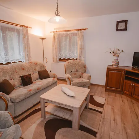 Lesana Horská chata *